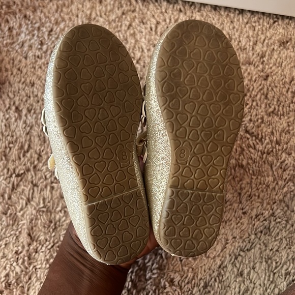Size 8 toddle slippers. - Picture 2 of 4